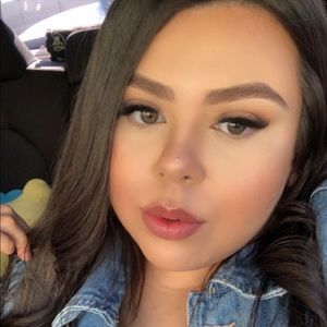 Meet your Posher, Nikole